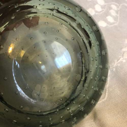STUNNING GREEN ART GLASS BOWL WITH CONTROLLED BUBBLES